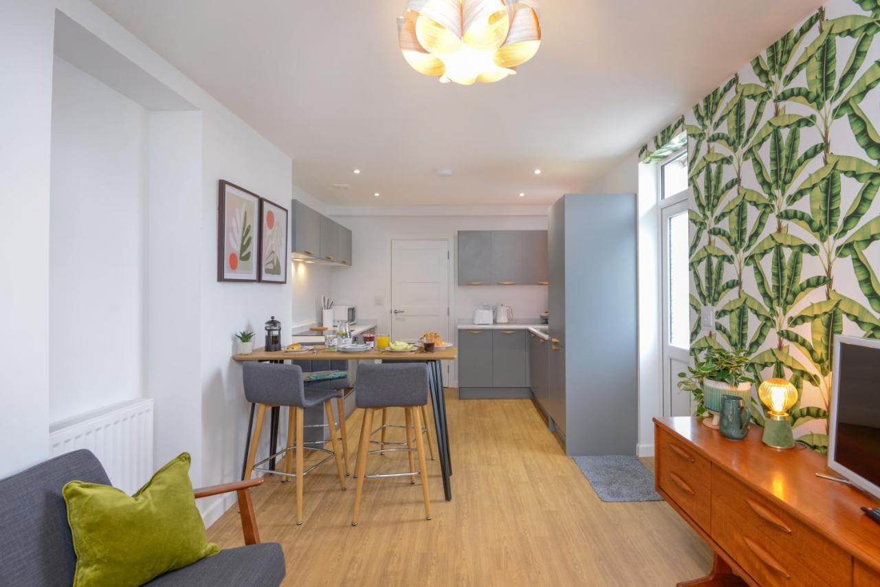 Apartment Two - Private Car Park, Comfortable And Well Equipped - By Ocean City Retreats 플리머스 외부 사진